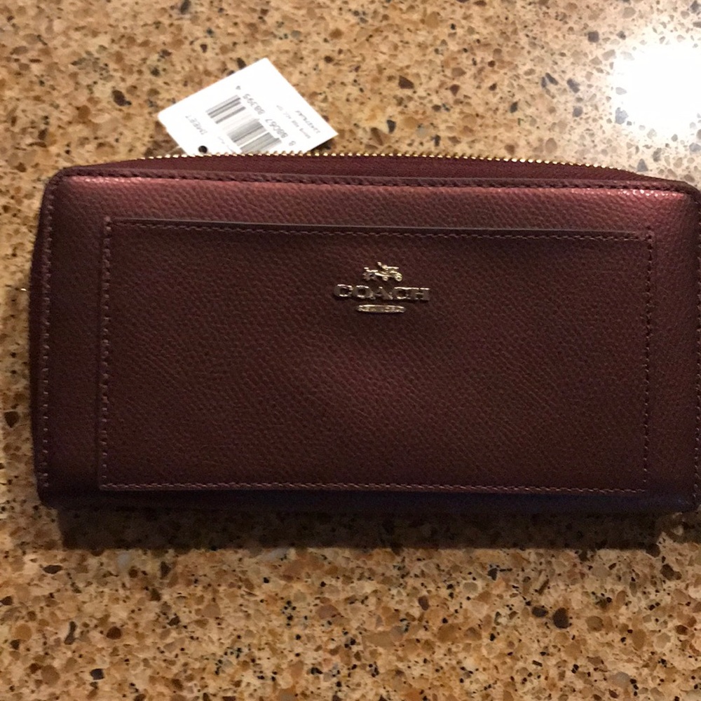 Coach wallet Magenta color